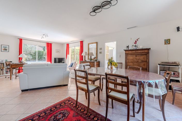 Image No.7-4 Bed House for sale