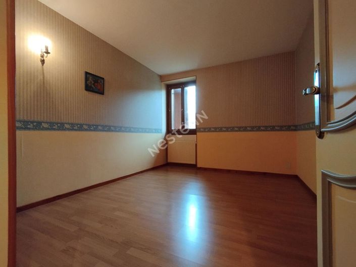 Image No.17-3 Bed House for sale