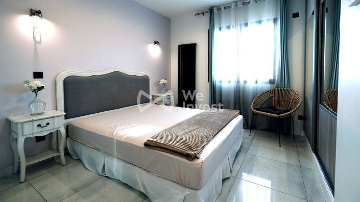 Image No.11-6 Bed Property for sale