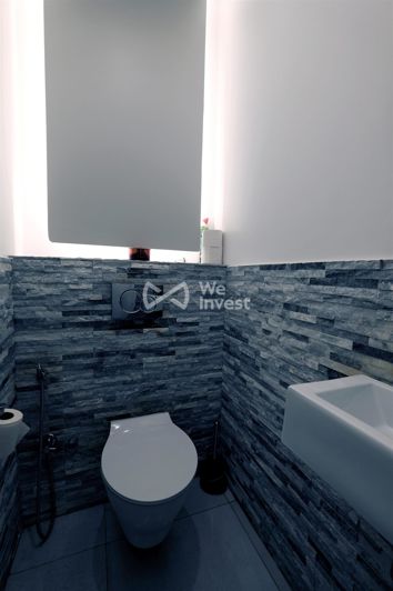 Image No.14-6 Bed Property for sale
