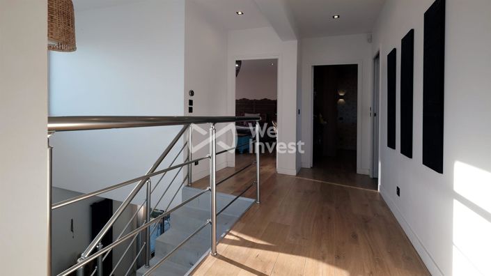 Image No.16-6 Bed Property for sale