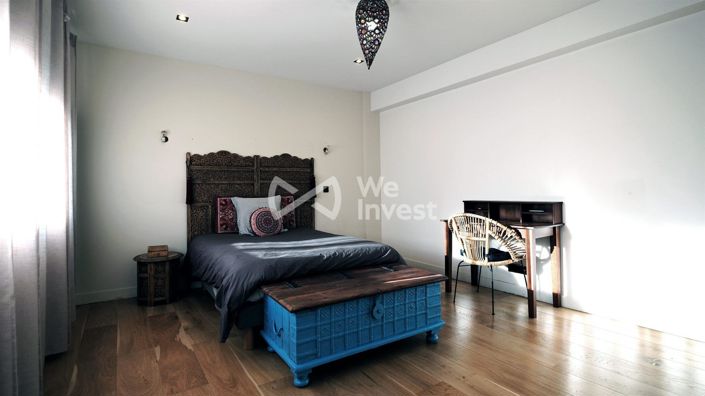 Image No.18-6 Bed Property for sale