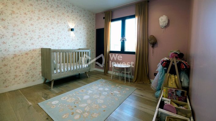 Image No.19-6 Bed Property for sale
