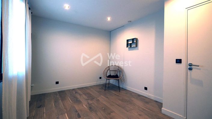 Image No.23-6 Bed Property for sale