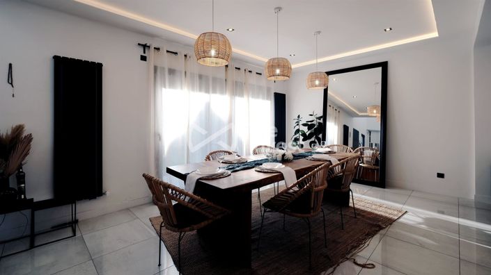 Image No.3-6 Bed Property for sale