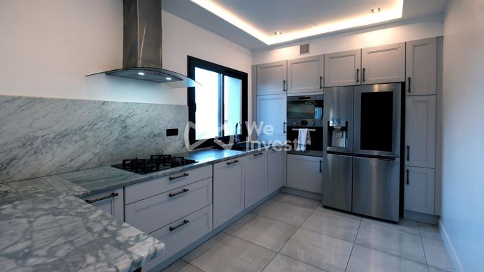 Image No.9-6 Bed Property for sale