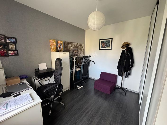 Image No.6-3 Bed House for sale
