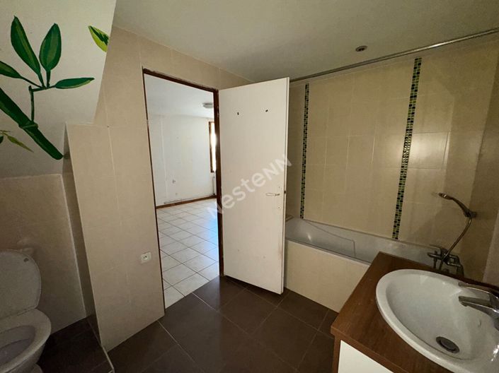 Image No.5-3 Bed House for sale