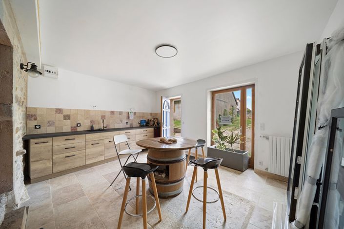 Image No.20-4 Bed Property for sale
