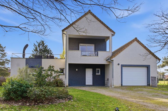 Image No.3-3 Bed Property for sale