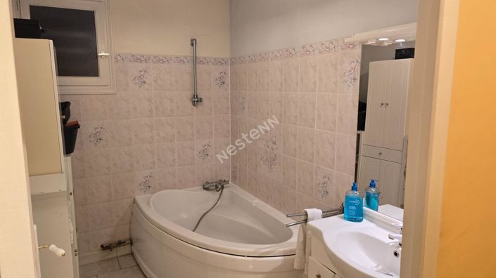 Image No.17-5 Bed House for sale
