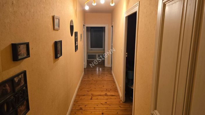 Image No.8-5 Bed House for sale
