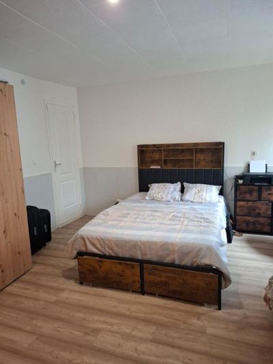 Image No.11-3 Bed House for sale