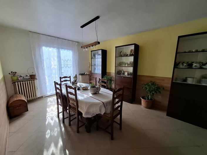 Image No.6-3 Bed House for sale