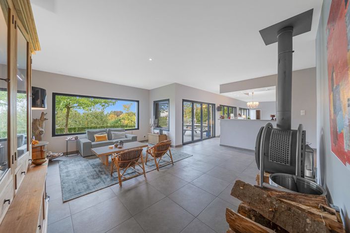 Image No.3-6 Bed Property for sale