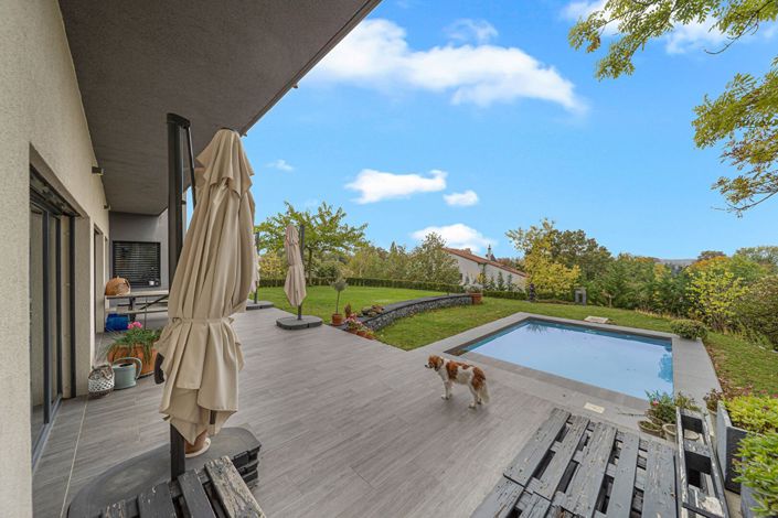 Image No.5-6 Bed Property for sale
