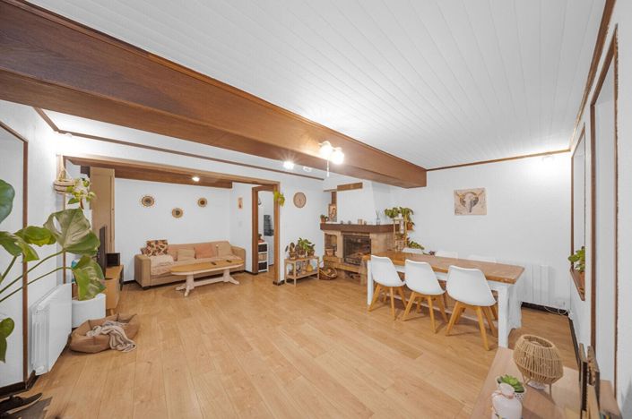 Image No.4-2 Bed House for sale