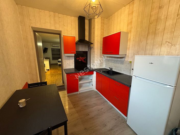 Image No.8-5 Bed House for sale