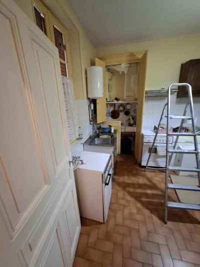 Image No.18-6 Bed House for sale