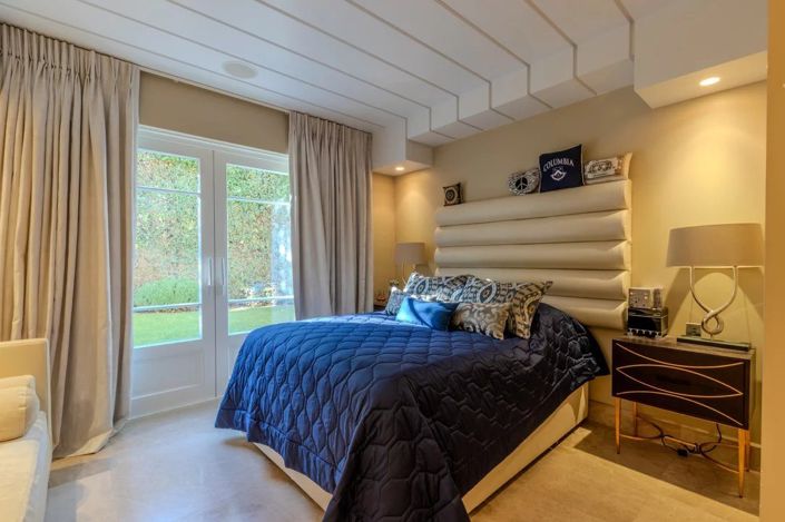 Image No.6-5 Bed House for sale