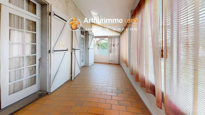 Image No.5-2 Bed House for sale