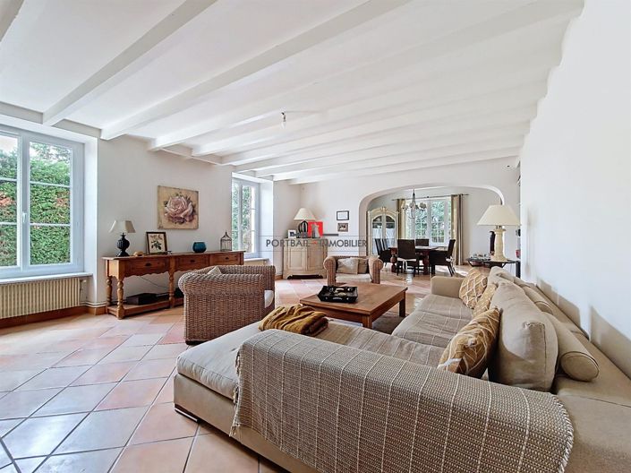 Image No.7-5 Bed House for sale
