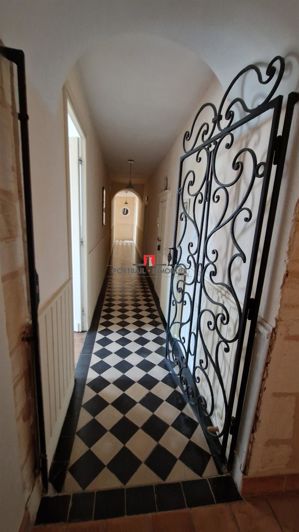 Image No.8-5 Bed House for sale