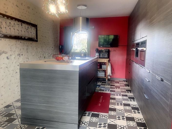 Image No.9-3 Bed House for sale