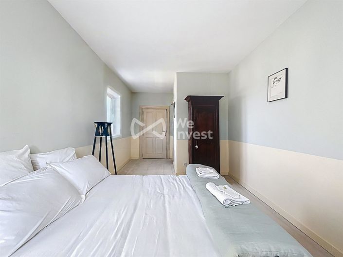 Image No.22-12 Bed Property for sale