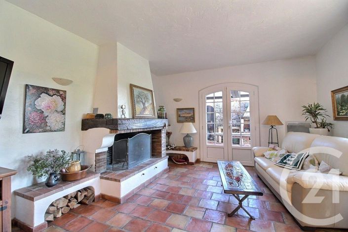 Image No.11-6 Bed House for sale
