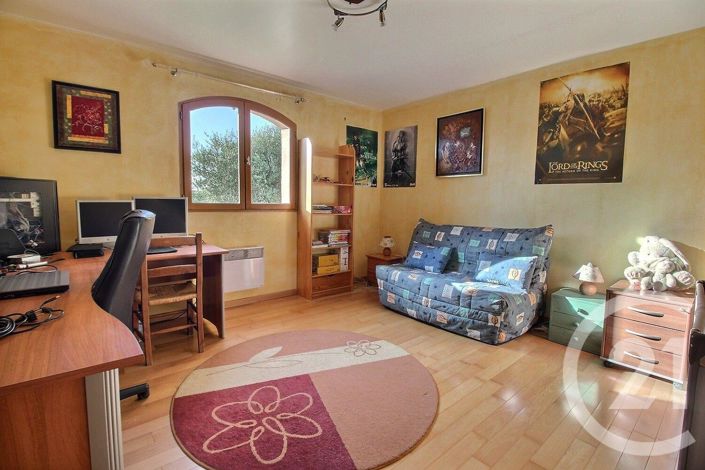 Image No.18-6 Bed House for sale