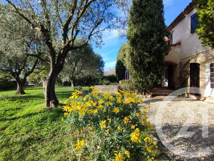 Image No.24-6 Bed House for sale