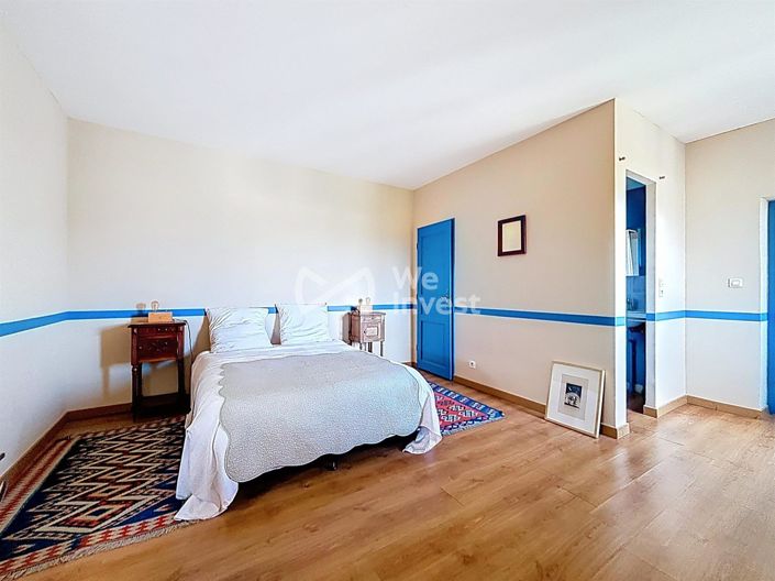 Image No.22-12 Bed Property for sale
