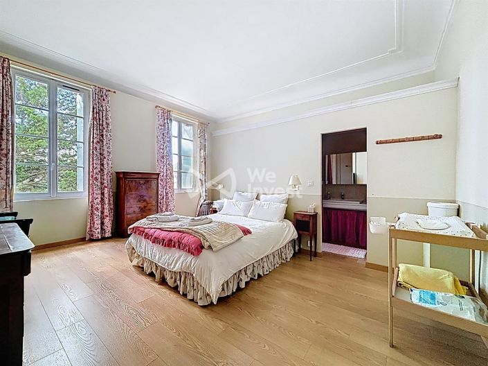 Image No.23-12 Bed Property for sale
