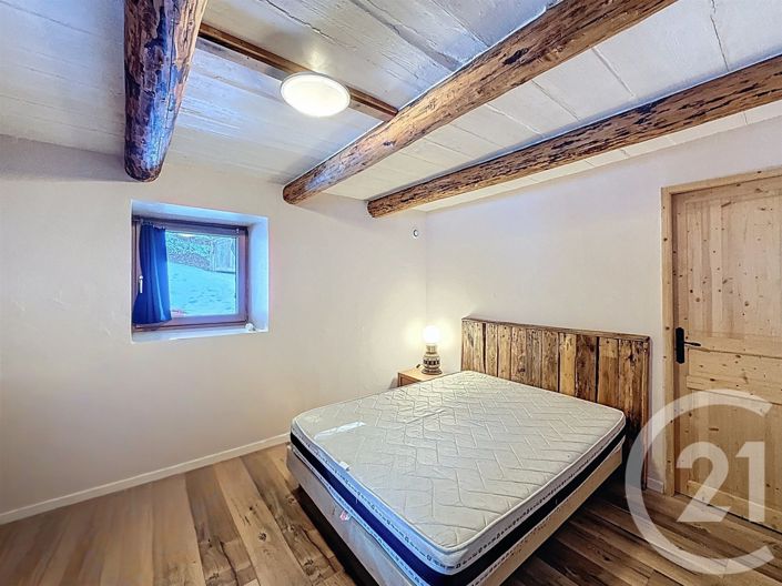 Image No.18-6 Bed House for sale
