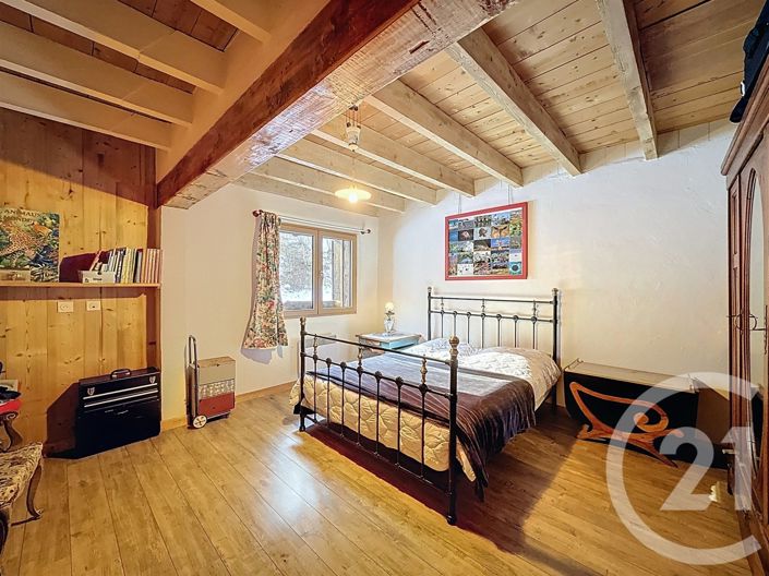 Image No.8-6 Bed House for sale