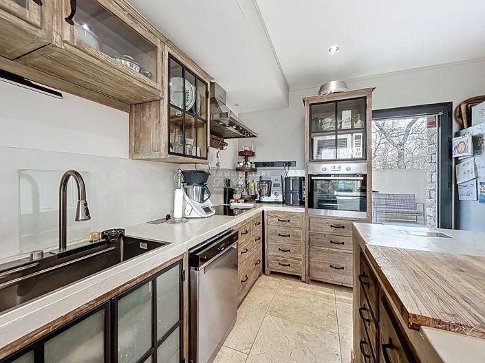 Image No.6-4 Bed House for sale