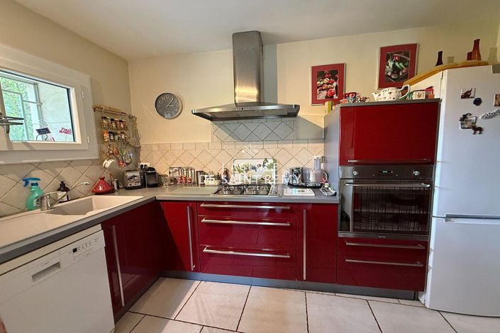 Image No.8-7 Bed House for sale