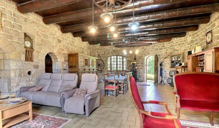 Image No.18-7 Bed House for sale