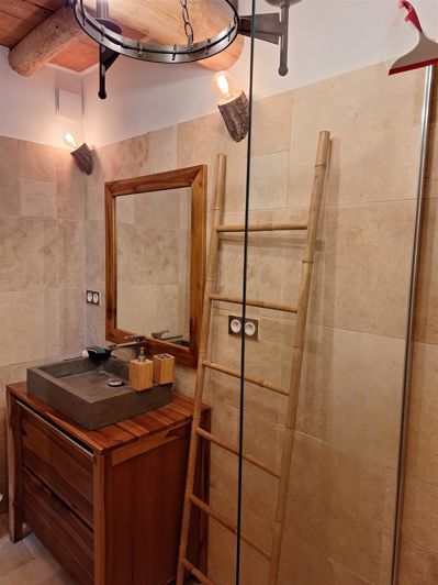 Image No.21-7 Bed House for sale