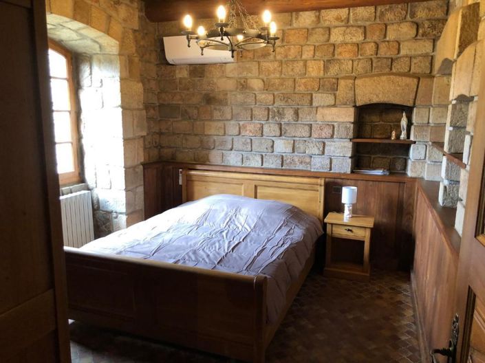 Image No.26-7 Bed House for sale