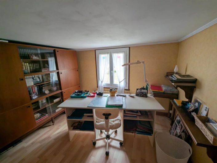 Image No.15-4 Bed House for sale