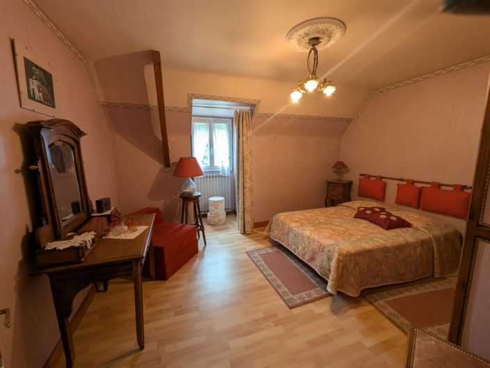 Image No.3-4 Bed House for sale