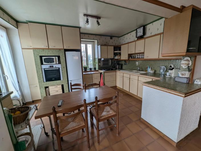 Image No.6-4 Bed House for sale