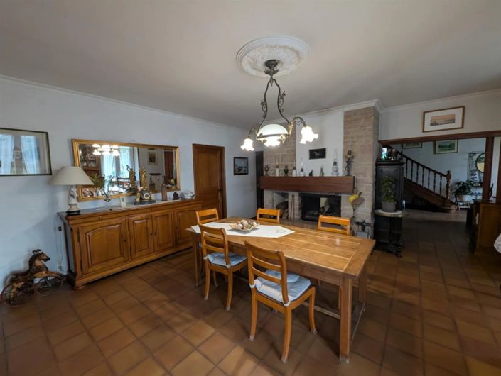 Image No.7-4 Bed House for sale