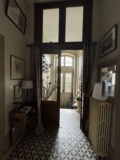 Image No.8-7 Bed House for sale
