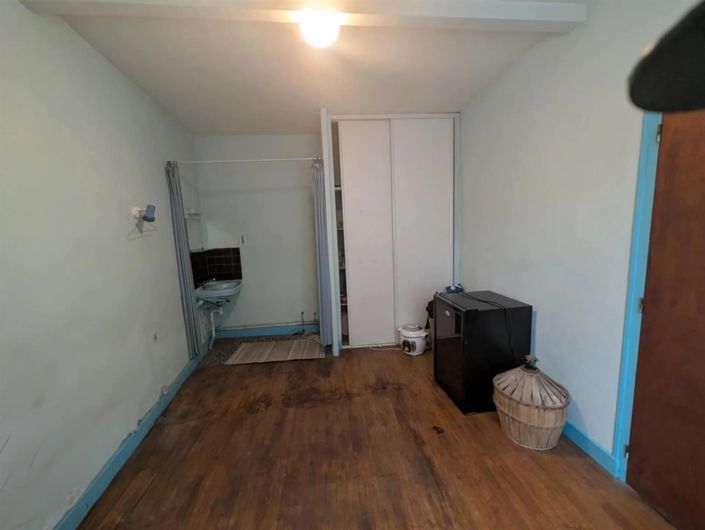 Image No.10-3 Bed House for sale