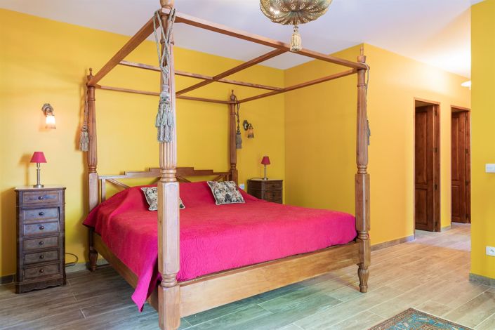Image No.26-3 Bed Property for sale