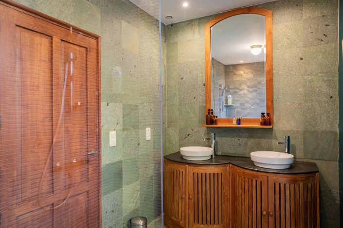 Image No.27-3 Bed Property for sale