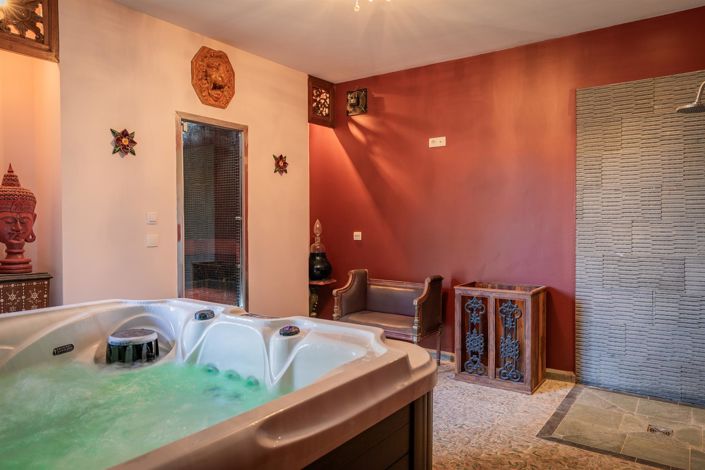 Image No.28-3 Bed Property for sale